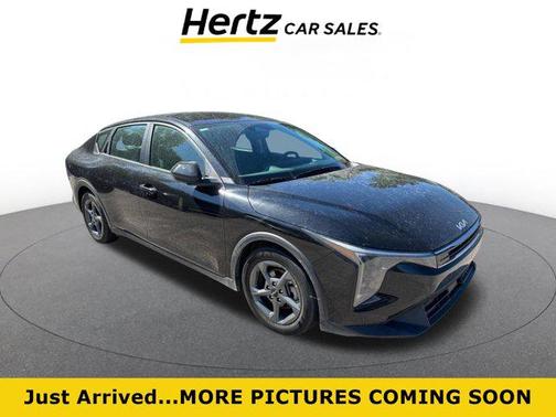 Aurora Black Pearl 2025 Kia K4 LXS