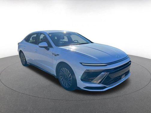 2025 Hyundai SONATA Hybrid SE