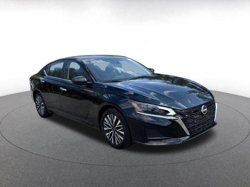 Super Black 2025 Nissan Altima SV FWD