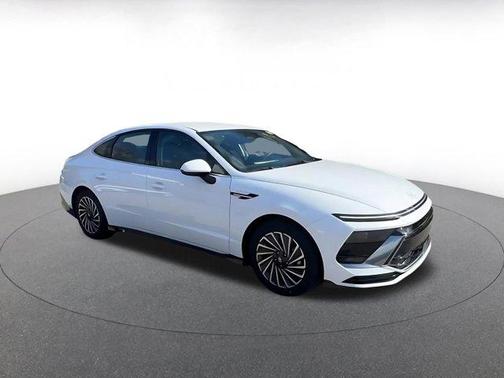 2025 Hyundai SONATA Hybrid SE