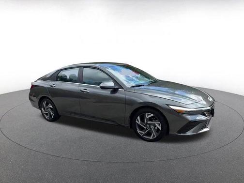 2025 Hyundai ELANTRA SEL