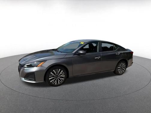 Gun Metallic 2025 Nissan Altima SV