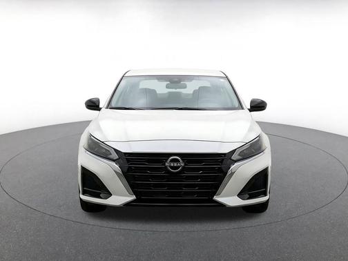 Glacier White 2025 Nissan Altima SV FWD