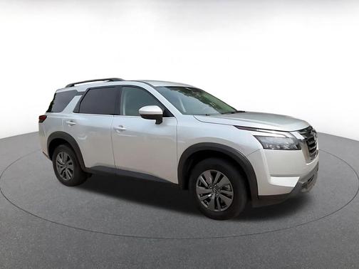 Brilliant Silver Metallic 2025 Nissan Pathfinder SV FWD
