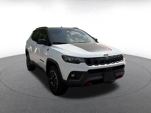 Bright White Clearcoat 2025 Jeep Compass Trailhawk