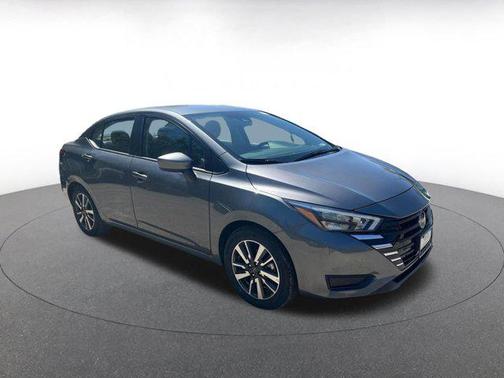 Gun Metallic 2025 Nissan Versa 1.6 SV