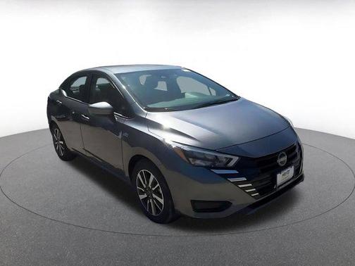 Gun Metallic 2025 Nissan Versa 1.6 SV