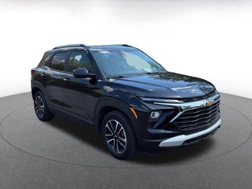 Mosaic Black Metallic 2025 Chevrolet Trailblazer LT