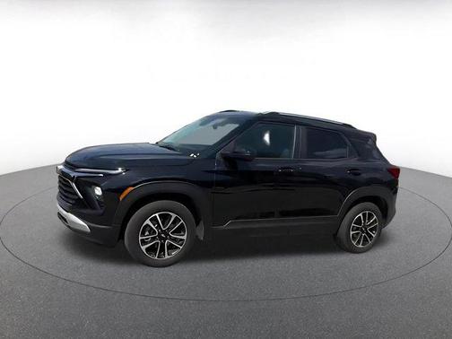 Mosaic Black Metallic 2025 Chevrolet Trailblazer LT