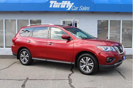 2017 Nissan Pathfinder SL