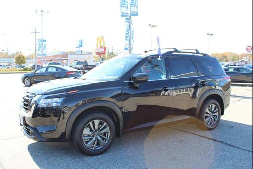 2024 Nissan Pathfinder SV 4WD