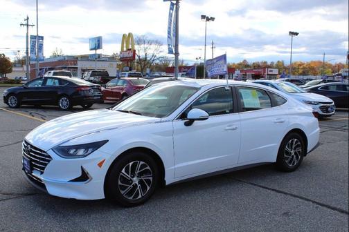 2022 Hyundai SONATA Hybrid SE