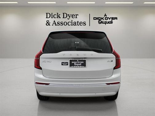 2026 Volvo XC90 B5 Plus 7-Seater