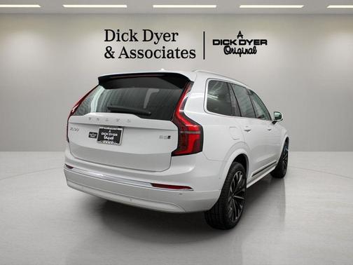 2026 Volvo XC90 B5 Plus 7-Seater