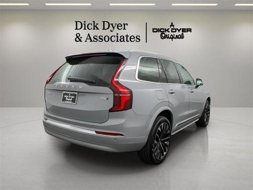 2026 Volvo XC90 B6 Ultra 7-Seater