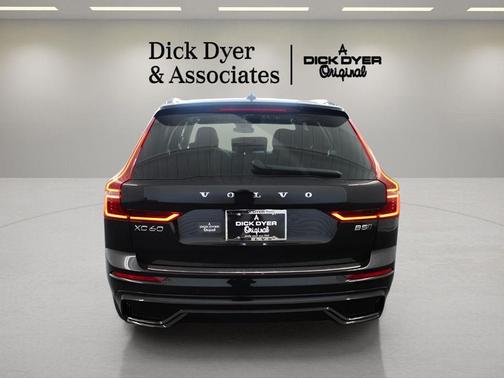 2026 Volvo XC60 B5 Core