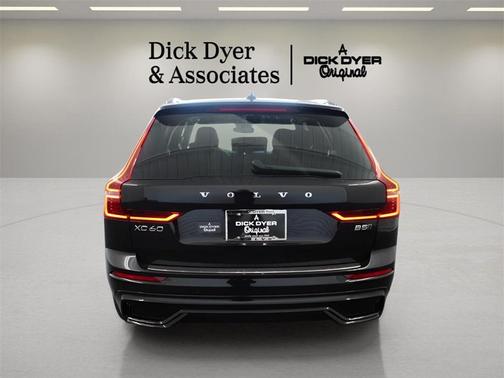 2026 Volvo XC60 B5 Core