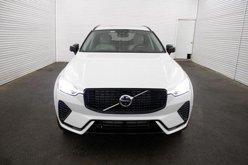 2024 Volvo XC60 Recharge Plug-In Hybrid T8 Ultimate Dark Theme
