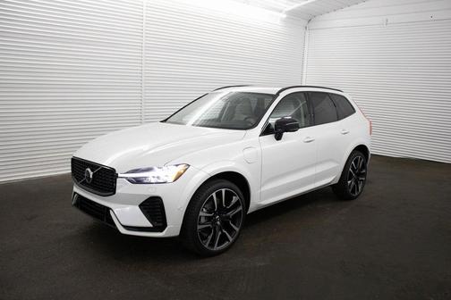 2024 Volvo XC60 Recharge Plug-In Hybrid T8 Ultimate Dark Theme
