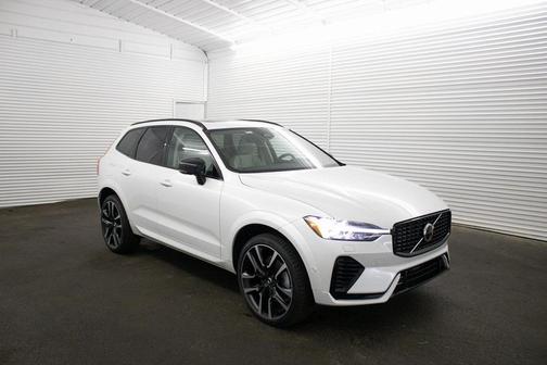 2024 Volvo XC60 Recharge Plug-In Hybrid T8 Ultimate Dark Theme