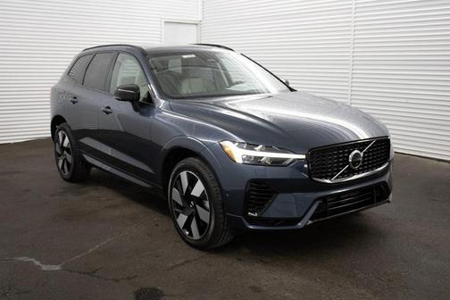 2025 Volvo XC60 Plug-In Hybrid T8 Plus