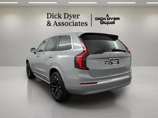 2026 Volvo XC90 B6 Ultra 7-Seater