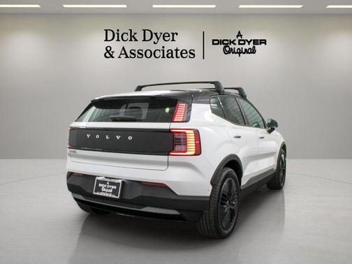 Crystal White 2026 Volvo EX30 TWIN MOTOR CROSS COUNTRY ULTRA