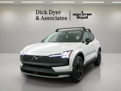 Crystal White 2026 Volvo EX30 TWIN MOTOR CROSS COUNTRY ULTRA