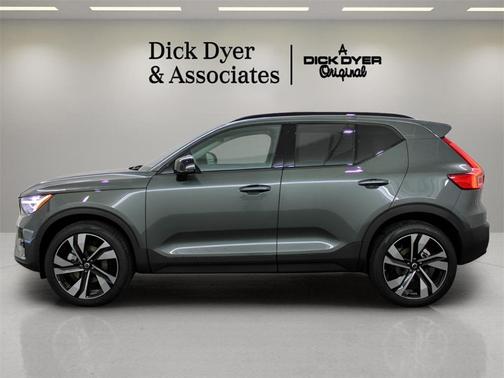 2026 Volvo XC40 B5 Ultra