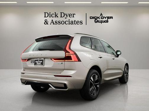 2026 Volvo XC60 B5 Core