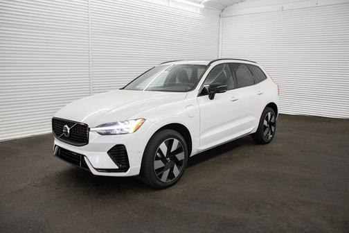 2024 Volvo XC60 Recharge Plug-In Hybrid T8 Plus Dark Theme