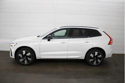 2024 Volvo XC60 Recharge Plug-In Hybrid T8 Plus Dark Theme