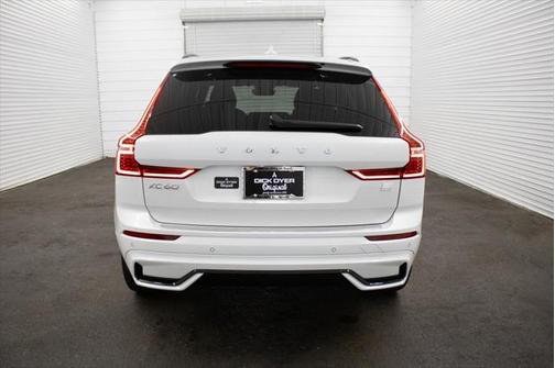 2024 Volvo XC60 Recharge Plug-In Hybrid T8 Plus Dark Theme