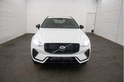 2024 Volvo XC60 Recharge Plug-In Hybrid T8 Plus Dark Theme