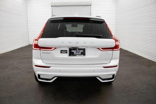 2024 Volvo XC60 Recharge Plug-In Hybrid T8 Plus Dark Theme