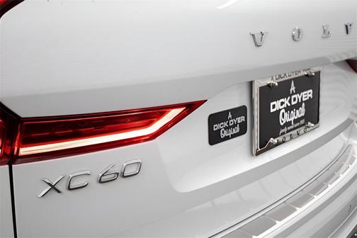 2024 Volvo XC60 Recharge Plug-In Hybrid T8 Plus Dark Theme