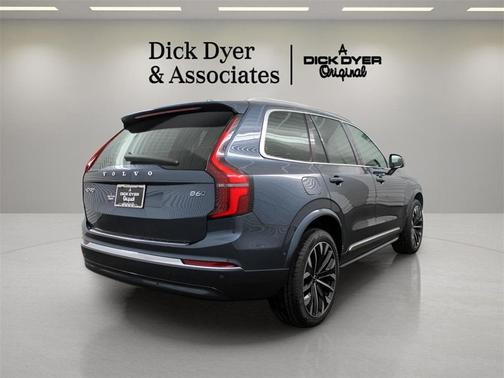 2026 Volvo XC90 B6 Plus 7-Seater