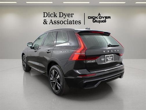 2026 Volvo XC60 B5 Core