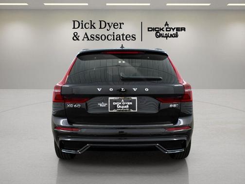 2026 Volvo XC60 B5 Core