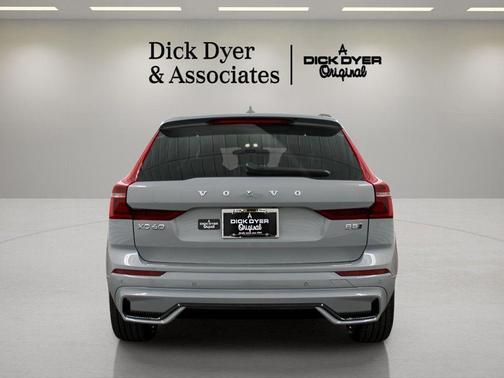 2026 Volvo XC60 B5 Ultra