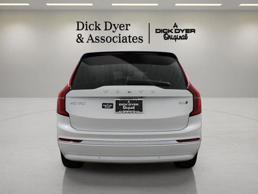 2026 Volvo XC60 Plug-In Hybrid T8 Ultra