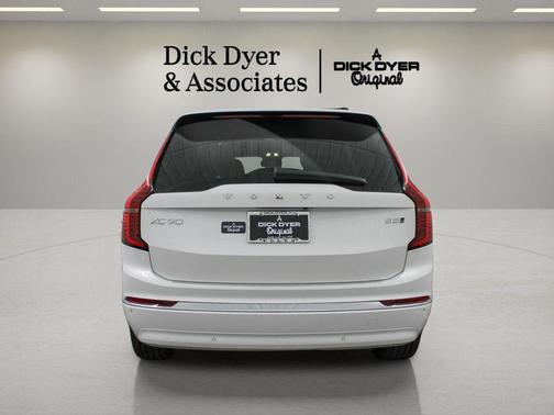 2026 Volvo XC90 B5 Ultra 6-Seater