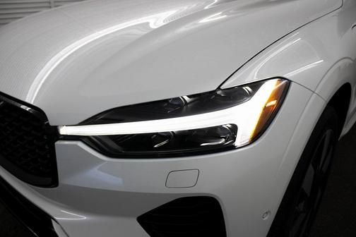 2025 Volvo XC60 Plug-In Hybrid T8 Plus