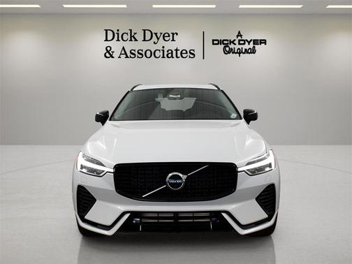 2025 Volvo XC60 Plug-In Hybrid T8 Plus