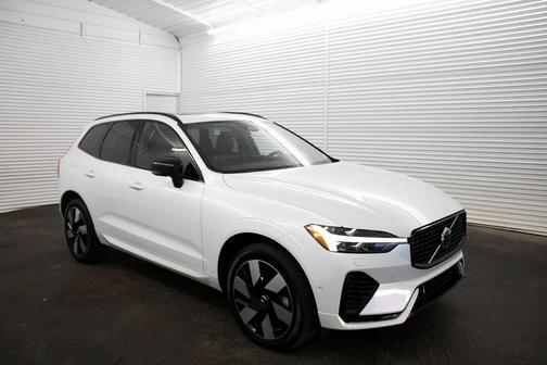 2025 Volvo XC60 Plug-In Hybrid T8 Plus