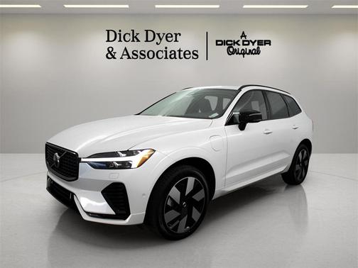 2025 Volvo XC60 Plug-In Hybrid T8 Plus