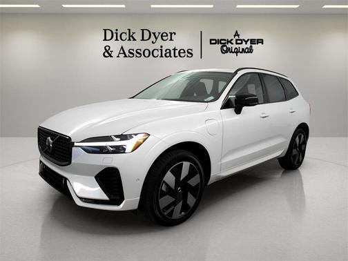 2025 Volvo XC60 Plug-In Hybrid T8 Plus