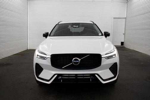 2025 Volvo XC60 Plug-In Hybrid T8 Plus