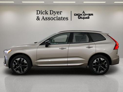 Bright 2026 Volvo XC60 B5 Plus