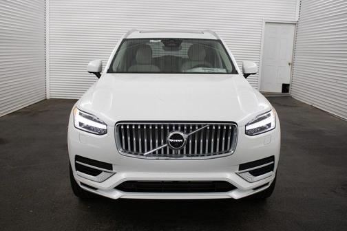2025 Volvo XC90 Plug-In Hybrid T8 Plus 7-Seater